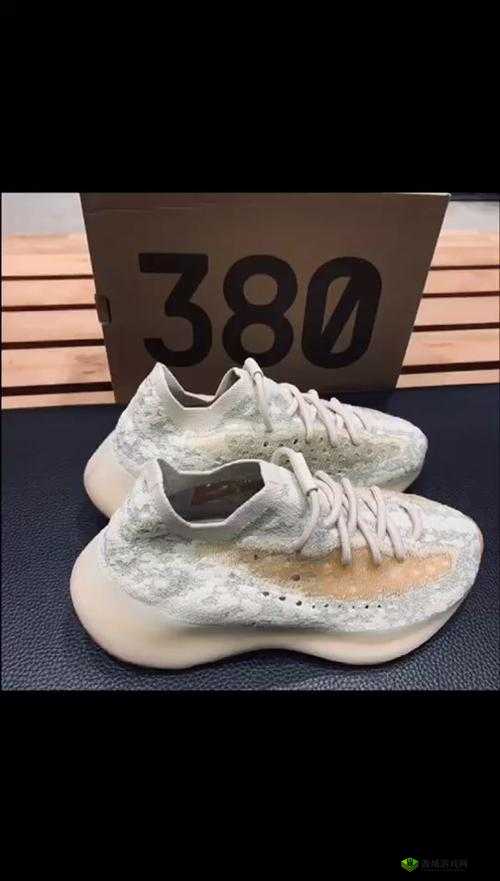 Yeezy380 蜜桃粉和白色的魅力：时尚新宠