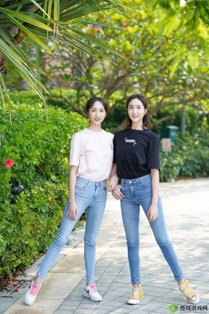 双胞胎姐妹齐上阵许多人物：共同演绎精彩故事