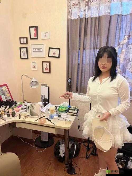 四川少妇激情直播：火辣表演引热议
