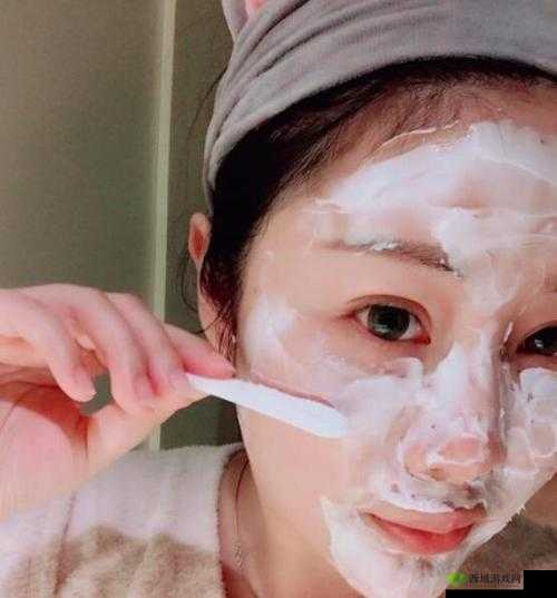 一边下奶一次敷面膜电视：当代女性的独特生活方式展现